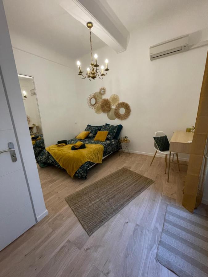 Le Casimir - Superbe T3 En Plein Centre Ville Renove Avec Gout - Wifi Béziers Zewnętrze zdjęcie
